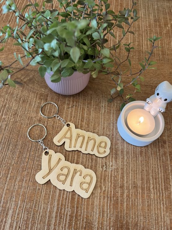 Houten sleutelhanger met naam